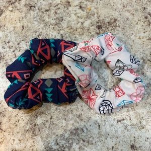 2-pack hand made scrunchies!